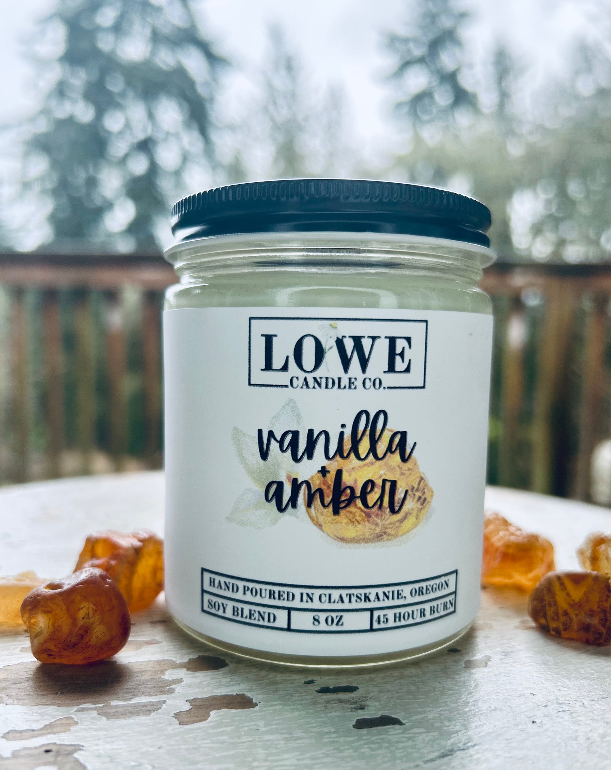 vanilla + amber candle 